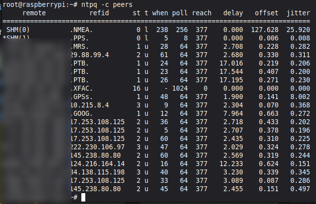Sortie ntpq -c peers montrant les sources NTP
